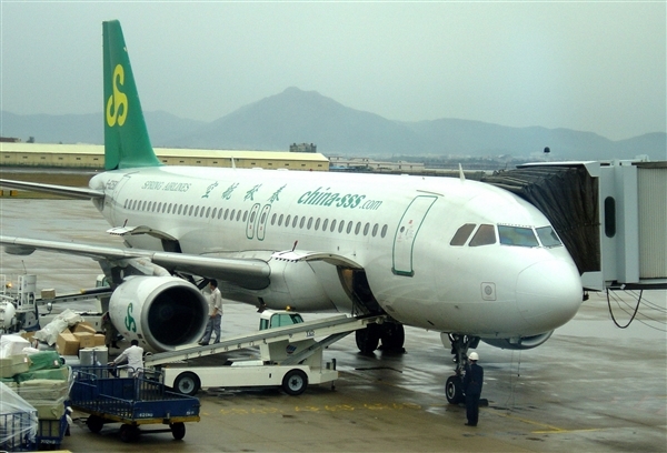 春秋航空比三大航还赚钱：同样的飞机 能多坐42人