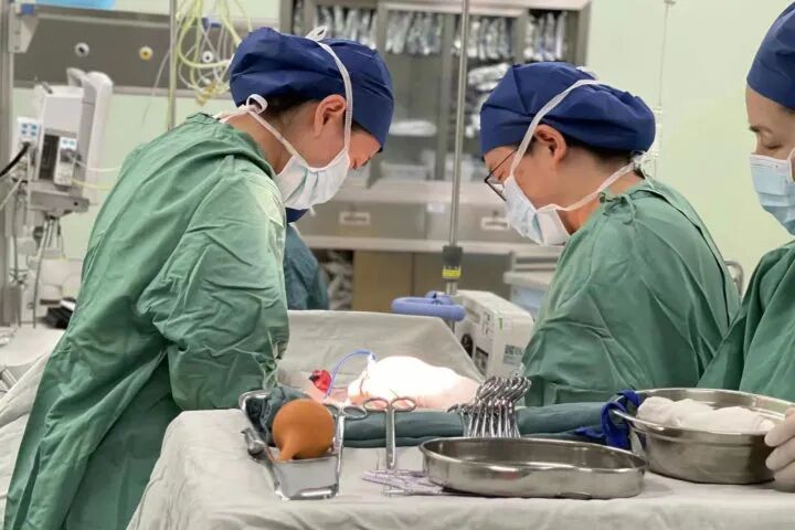 52岁极高龄女子，成功诞下龙凤胎！