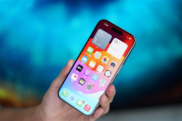 科技编辑实测“iPhone最佳充电方法”18个月：原来只充到80%是骗人的！