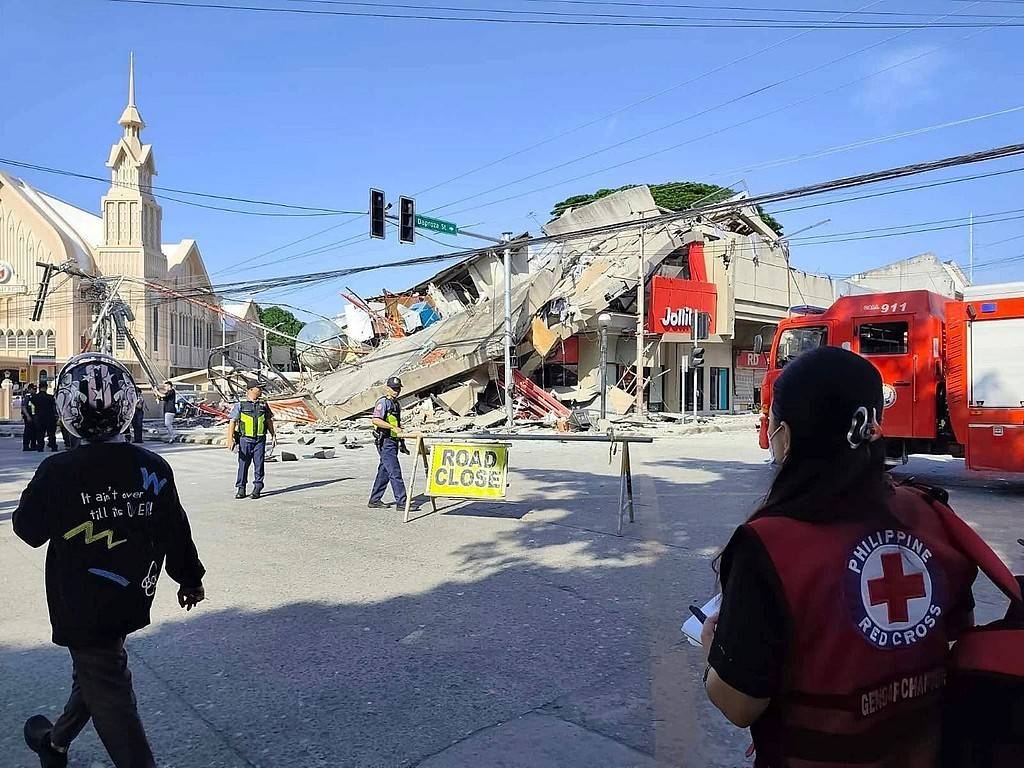 菲律宾南部地震已造成15人死亡