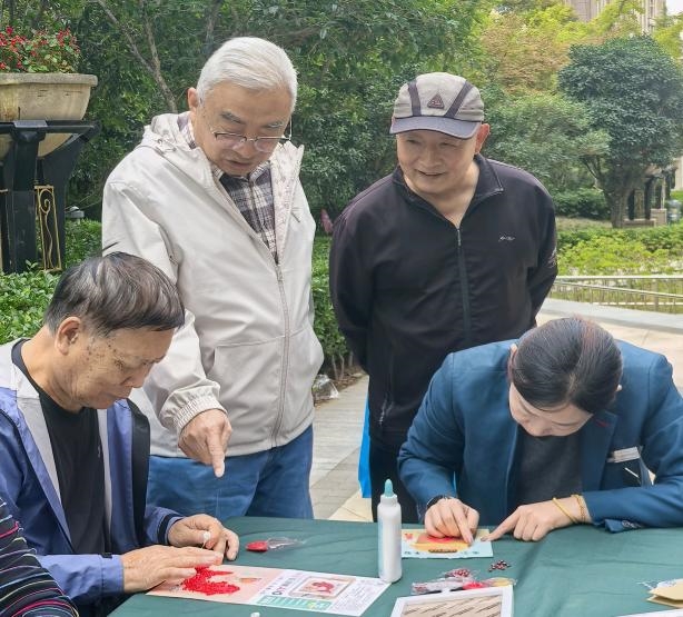 重阳暖人心 便民进社区  中海·银海一号敬老公益便民活动圆满举办